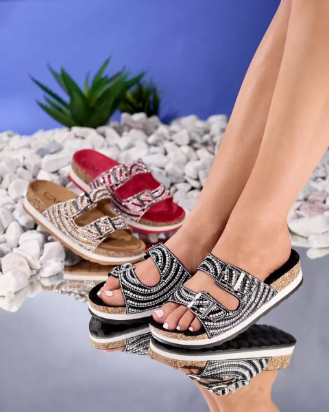 Klapki damskie z cyrkoniami w kolorze czarnym Laluda- Obuwie