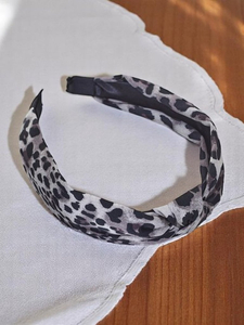 гълъбово сиво