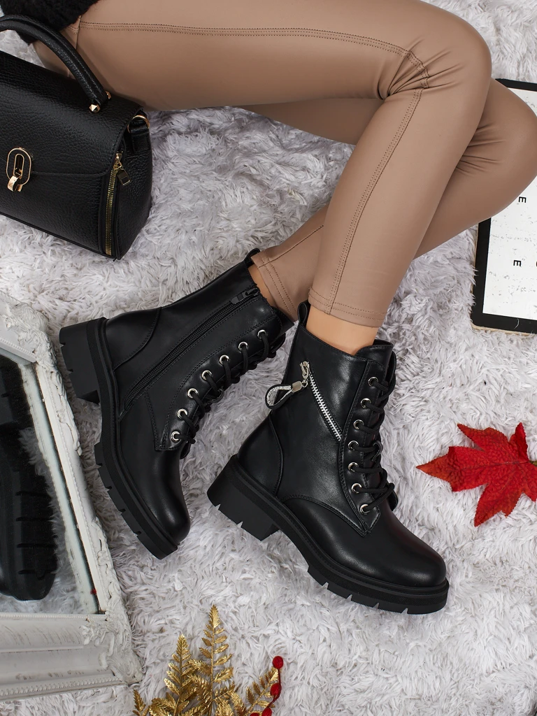 Дамски боти работни с декорации Kassira