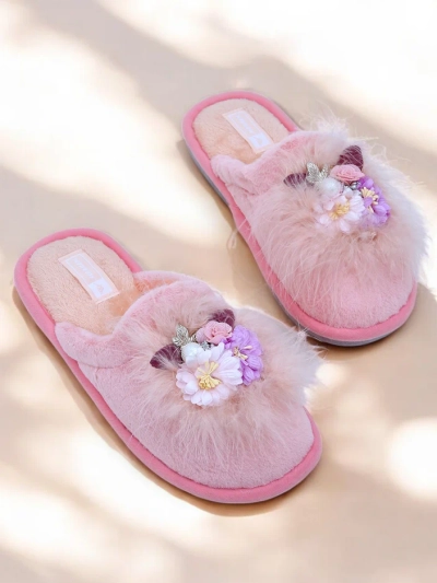 Royalfashion Дамски пухени чехли с цветя Ederra