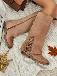 светлокафяв