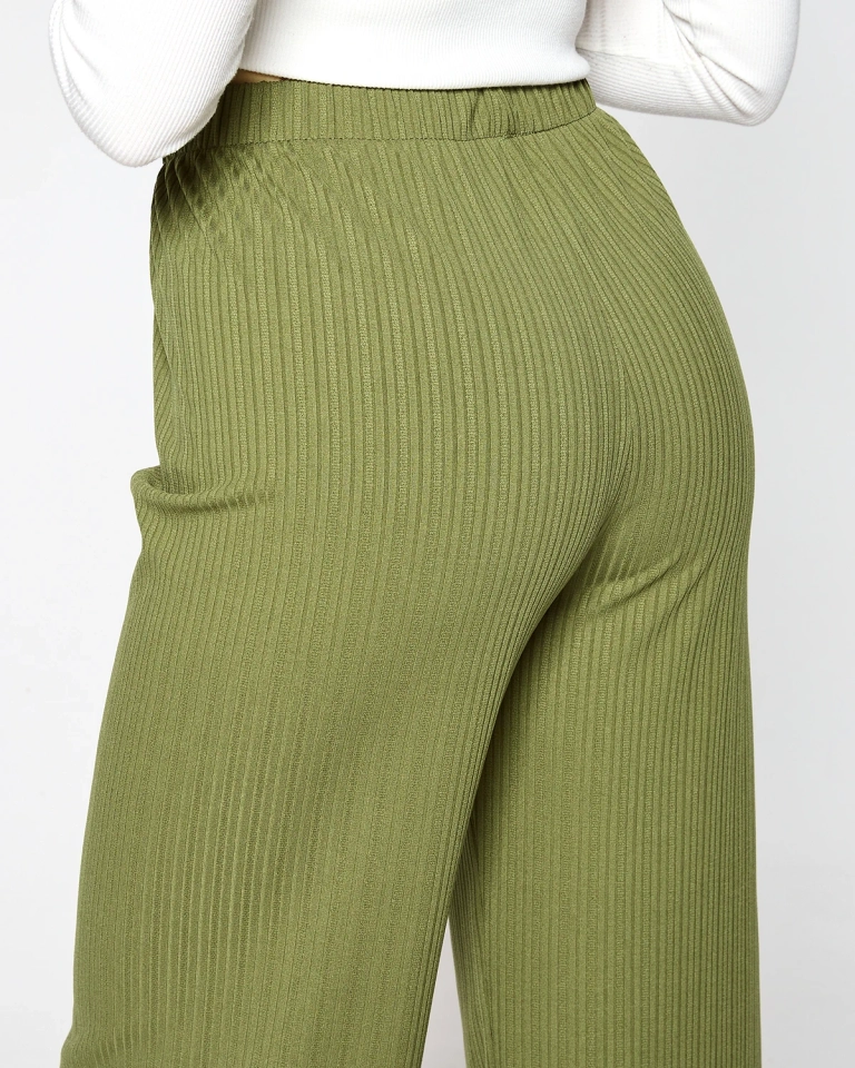 Зелен широк дамски панталон с ребра - Облекло