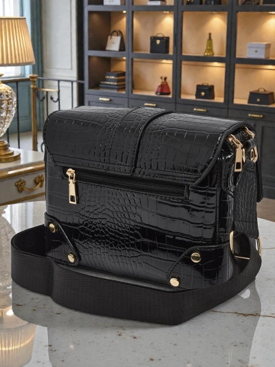 Лакирана малка дамска чанта от еко кожа Lune Mua