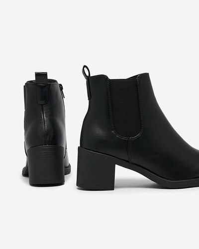 Royalfashion Черни дамски ботуши на ток Nanhelyna