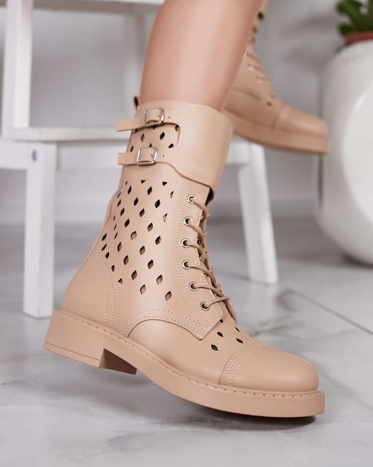 Royalfashion Дамски ботуши с ажурна дантела Belsel