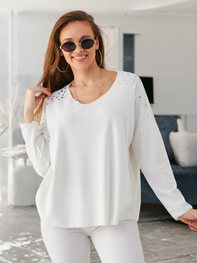 Тънкият вискозен пуловер на Royalfashion за жени с кристали на раменете