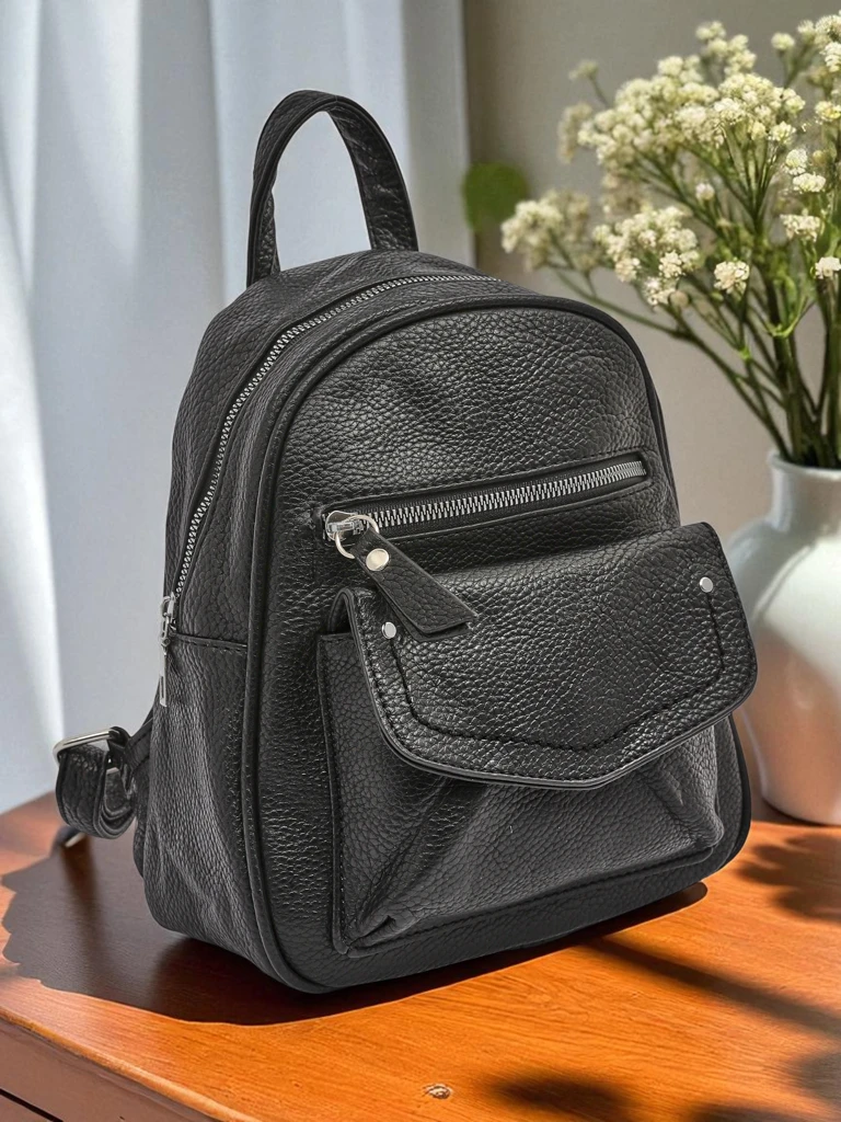 Дамска раница Astrea Królewska Moda от екологична кожа, черно и бяло