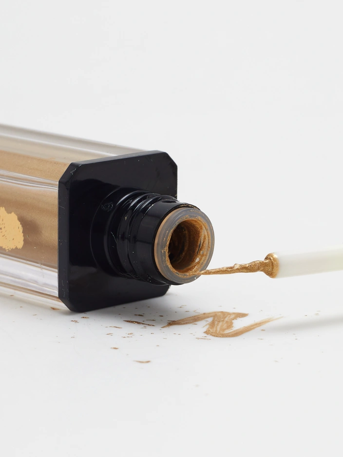 Luxelux Лъскава течна сенка за очи 04 5 мл