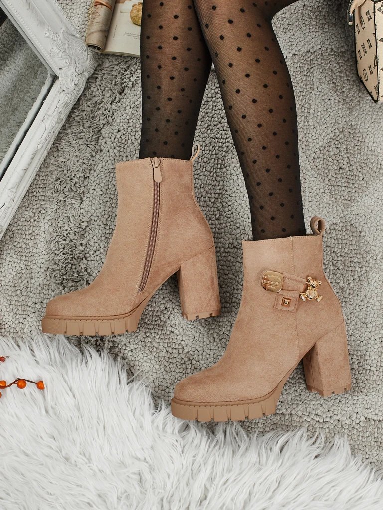 Дамски боти от еко велур на ток Bearr