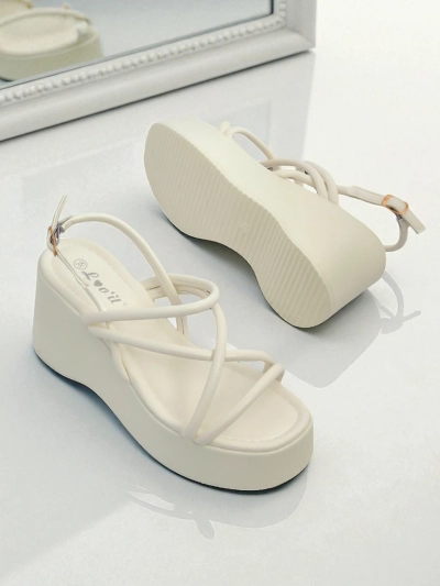 Royalfashion Дамски сандали на котурн Skyline Straps