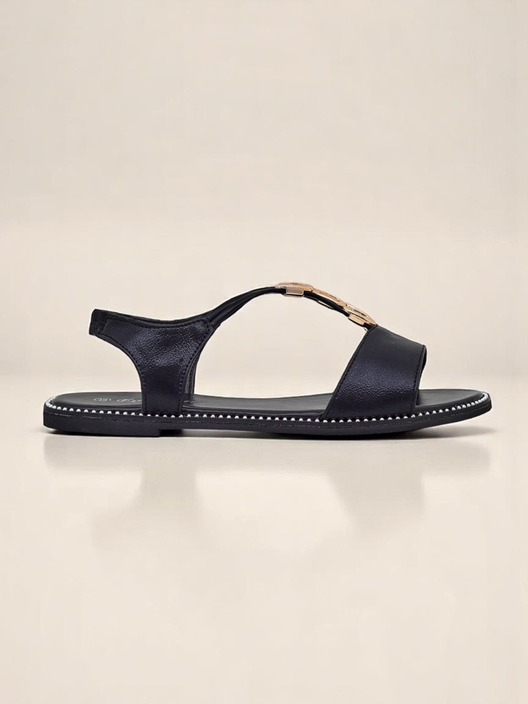 Royalfashion Дамски сандали с декоративни каишки Siena Glow