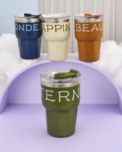 тъмнозелено