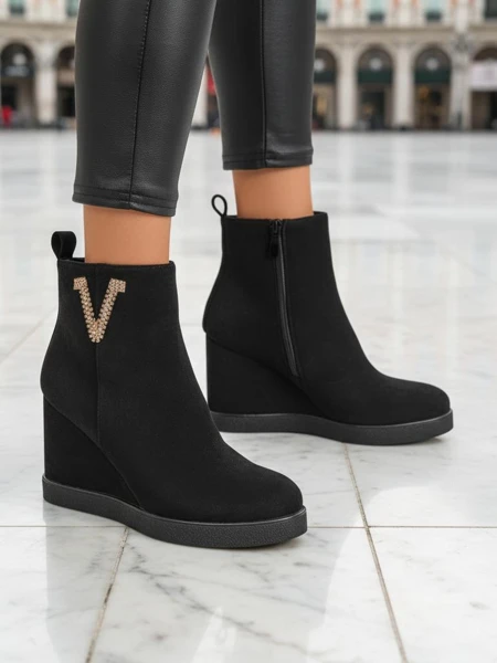 Royalfashion Дамски ботуши на токчета Nerias