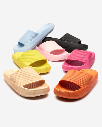 Zielone gumowe klapki z tłoczeniem Torika - Obuwie