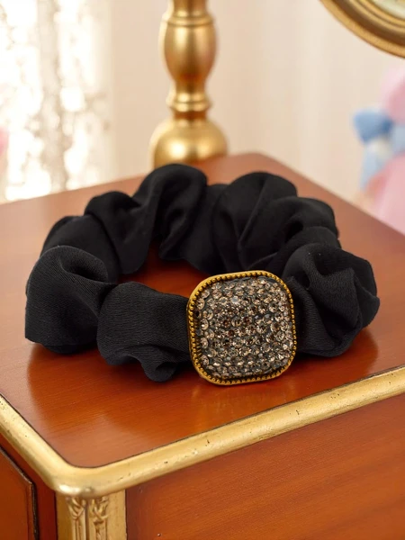 Royalfashion Ластик за коса с декоративен камък Сатенен блясък