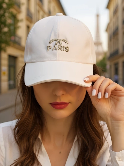 Royalfashion Бейсболна шапка с камъни Paris Glam