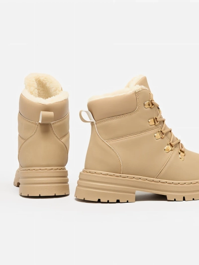 Royalfashion Бежови дамски трапери Develier