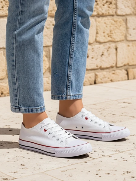 Aurelia Bianca – Класически бели дамски кецове на плоска подметка