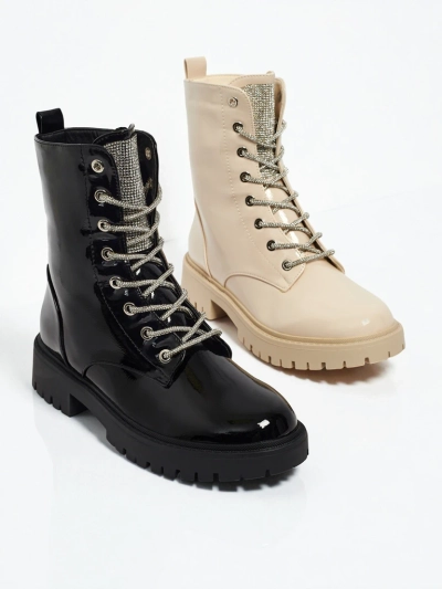 Лакирани дамски боти с връзки Fjorra