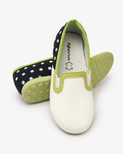 Бели полуобувки за момичета от екокожа с щампа на грах Rellme- Footwear