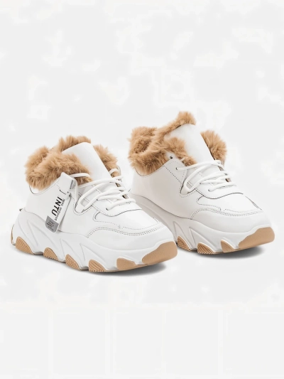 Białe sportowe sneakersy damskie z futerkiem Nonua- Obuwie