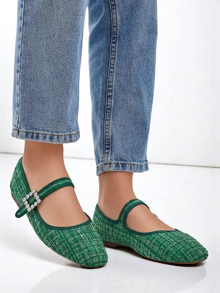 Royalfashion Дамски шпицови балетни обувки с катарама и лента Riffos