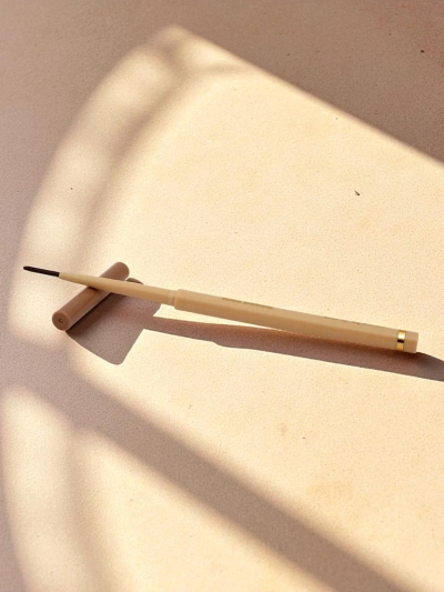 Водоустойчив молив за очи