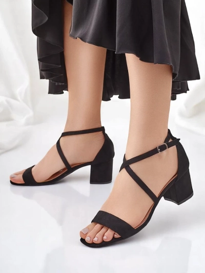 Роялфешън дамски сандали от еко велур Romates