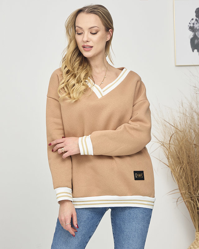 Дамски изолиран суитчър в светлокафяво- Облекло