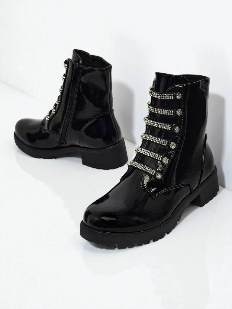 Лакирани дамски боти с връзки Fjorra