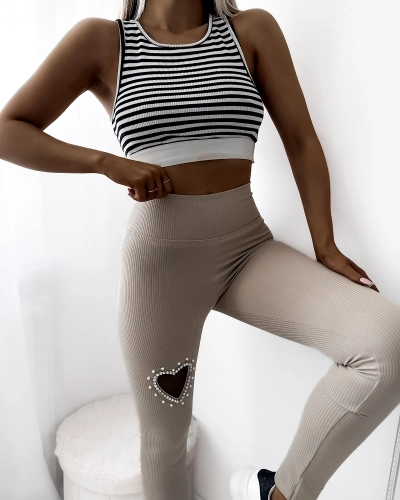 Дамски клин в бежово със сърце - Облекло