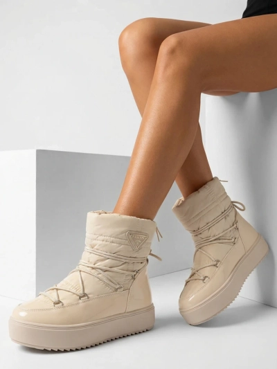 Royalfashion Дамски ботуши a'la snow boots в бежово Vevnose