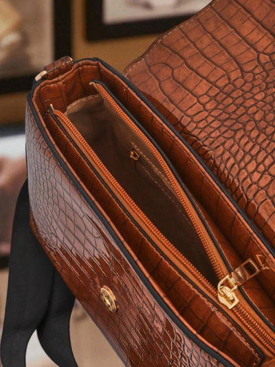 Royalfashion Лакирана малка дамска чанта от еко кожа Velia Crest