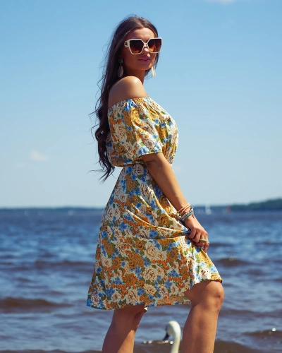 Royalfashion Дамска мини рокля с флорални мотиви a'la hiszpanka в бежово