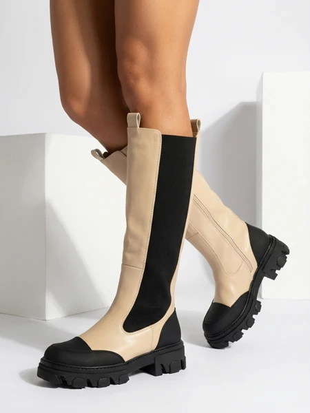 Royalfashion Бежови дамски ботуши до средата на прасеца Blyss