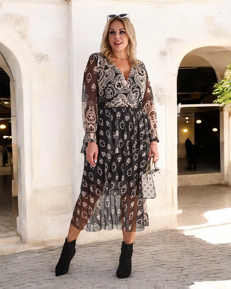 Royalfashion Черно-бежова мрежеста миди рокля с принт