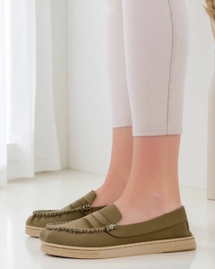 тъмнозелено