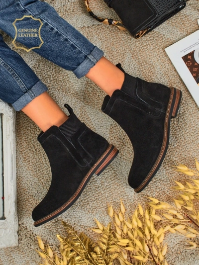 Черни кожени боти Ariston от велур