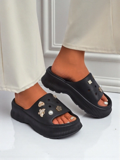 Royalfashion Дамски гумени чехли с декорации Slash Glam