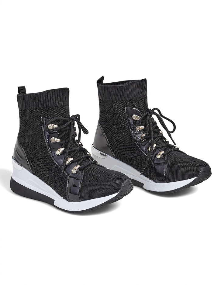 Класически сникърси Giulietta черни на платформа