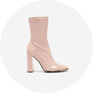 Светло розово || розово