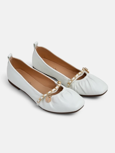 Бели дамски балеринки Callista с верижка – екологична кожа, класика от Италия