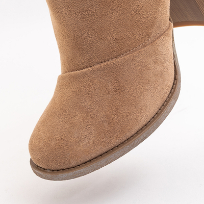 Jasnobrązowe damskie botki z wycięciami Plinara - Obuwie