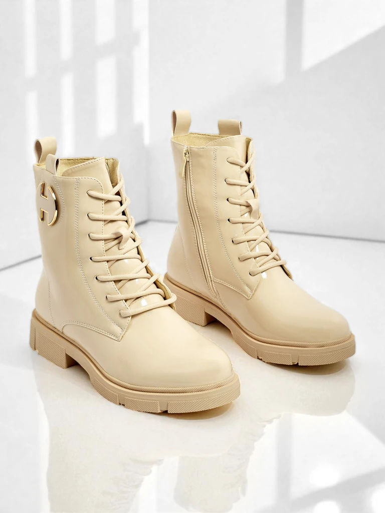 Лакирани дамски боти с връзки Kalen