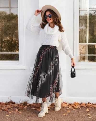 Рокля средна дължина за жени със зебра десен от роял мод.