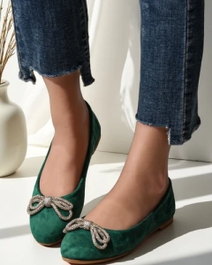 тъмнозелено