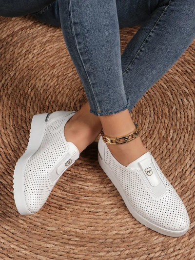 Royalfashion обувки за жени с перфорация тип slip-on Goffies