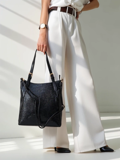 Royalfashion Дамска голяма лакова чанта с релеф