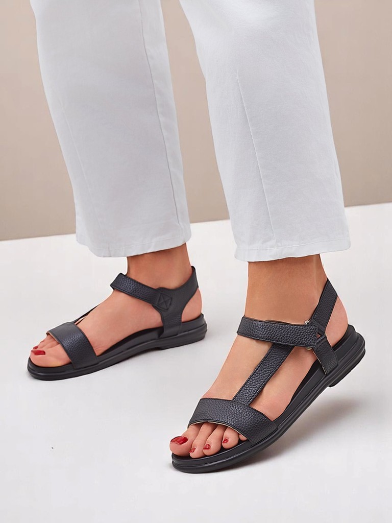 Royalfashion Дамски сандали с равна подметка Lillia