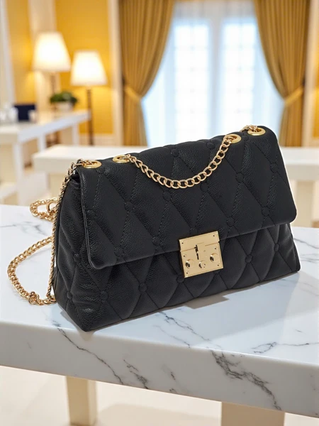 Малка капитонирана чанта от мека еко кожа Frost Ember